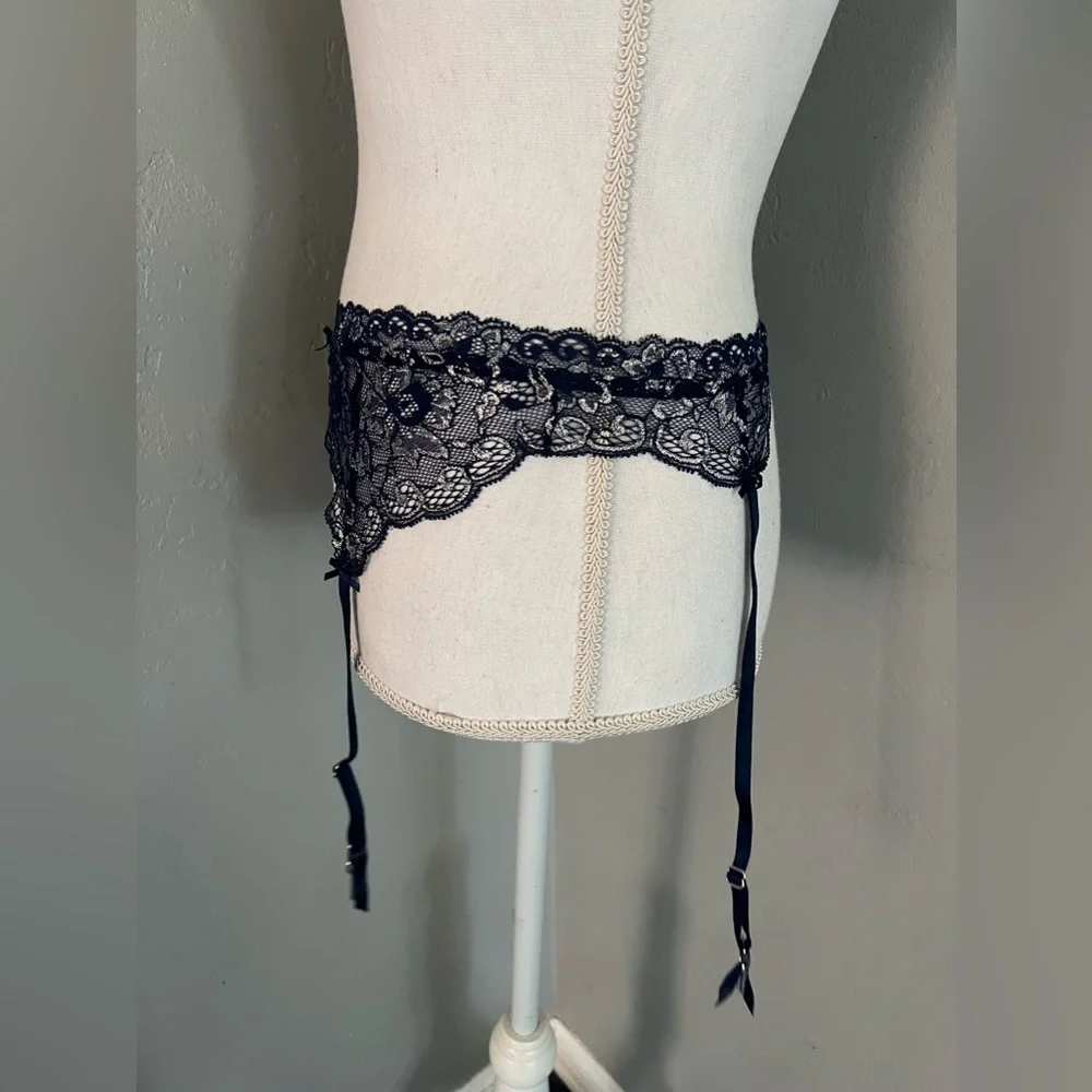 Victoria's Secret Very Sexy Starstruck Garter Belt size XS/S/